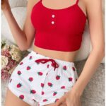 طقم-بيتي-صيفي-خفيف-مزين-بالفراولة-لون-احمر-ماو_ستور