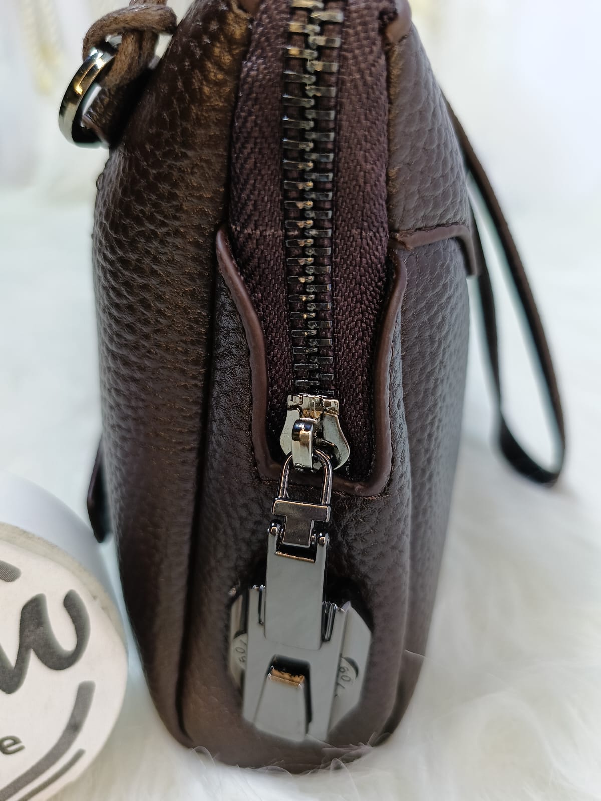 شنطة-تومي-هيلفيغر-ميرور-بسوستة-أمامي-وقفل-أمان-ماو_ستور