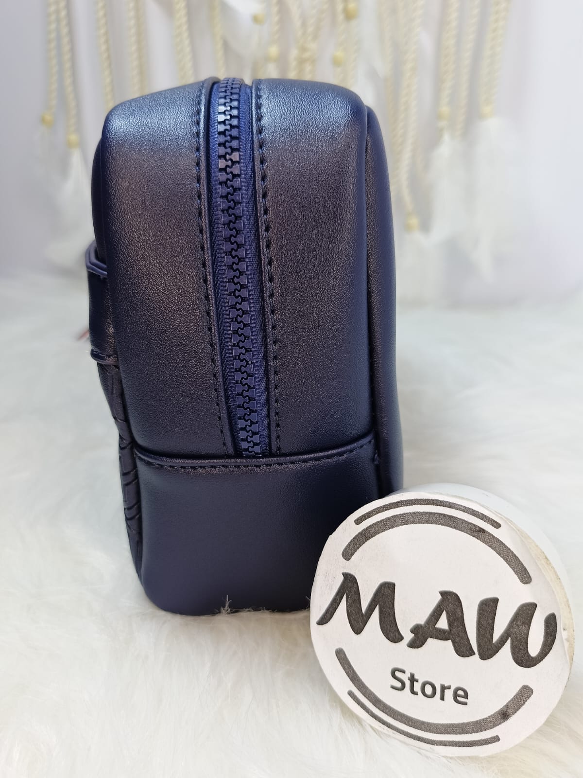 شنطة-تومي-هيلفيغر-ميرور-مع-البوكس-موديل