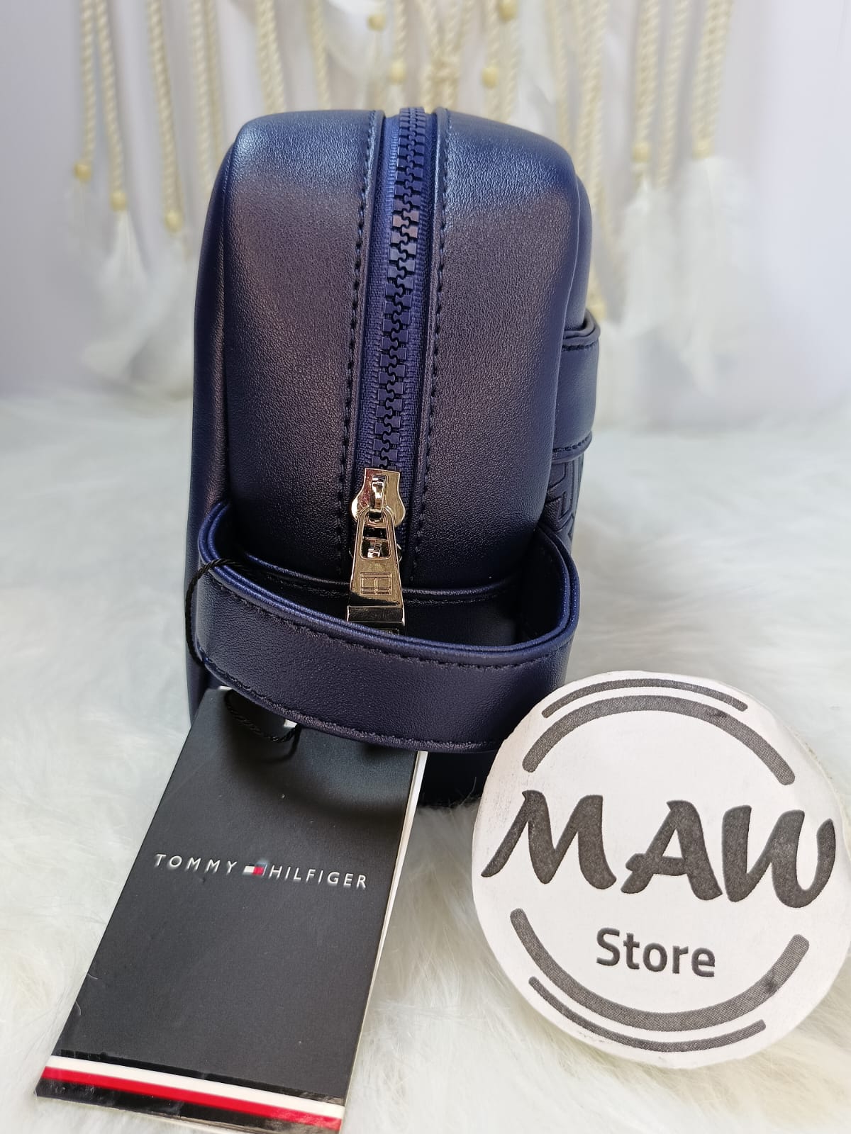 شنطة-تومي-هيلفيغر-ميرور-مع-البوكس-موديل
