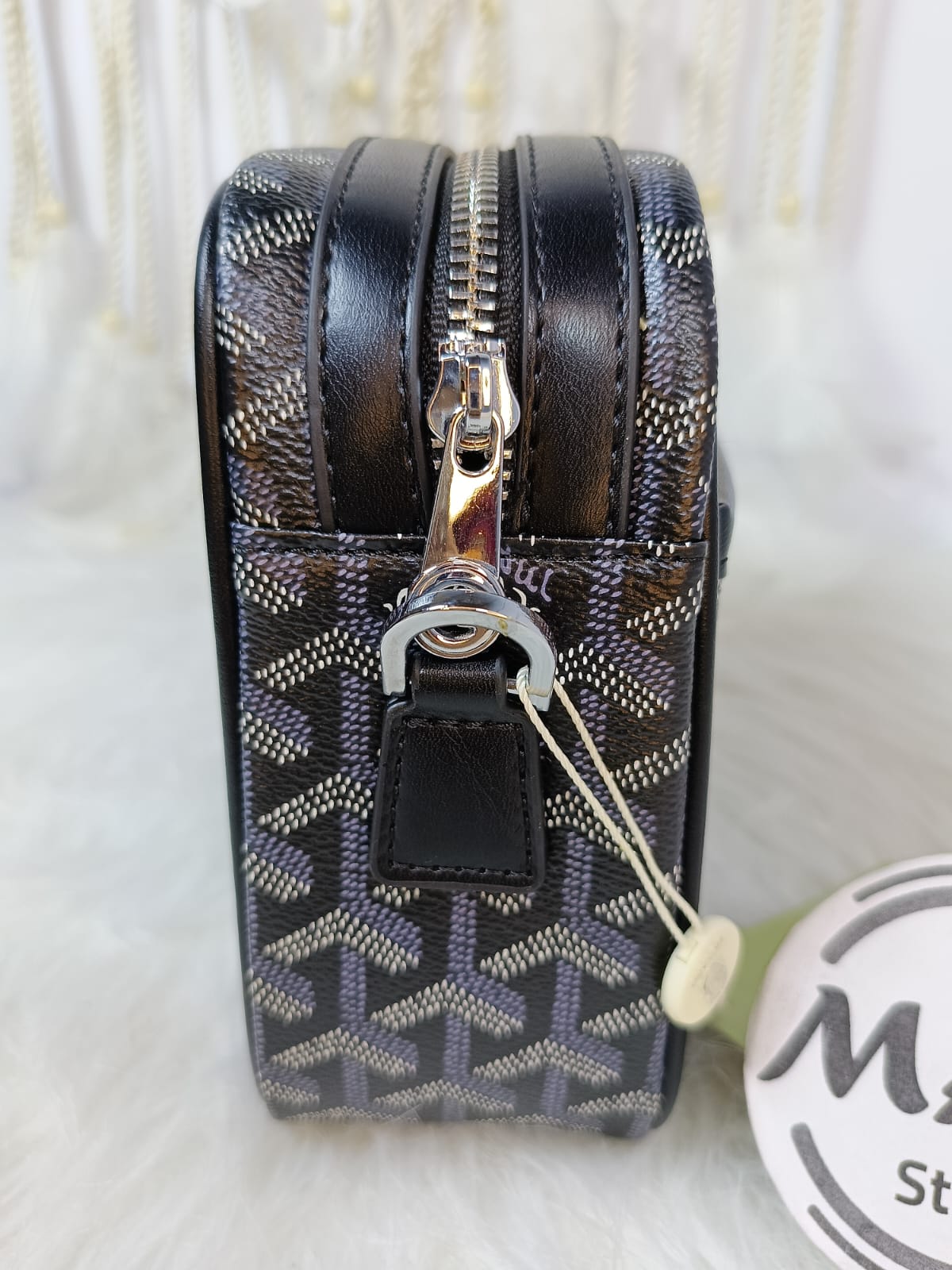 شنطة-جويارد-ميرور-لارج-سوستة-واحدة-وجيب-امامي-ماو_ستور