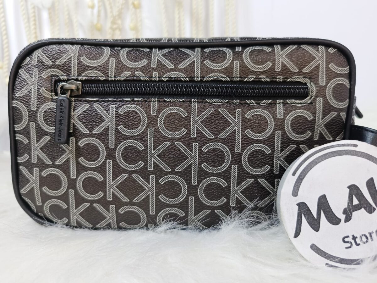 شنطة-كالفن-كلاين-ميرور-هاند-ب-2-سوستة-وجيب-امامي-ماو_ستور