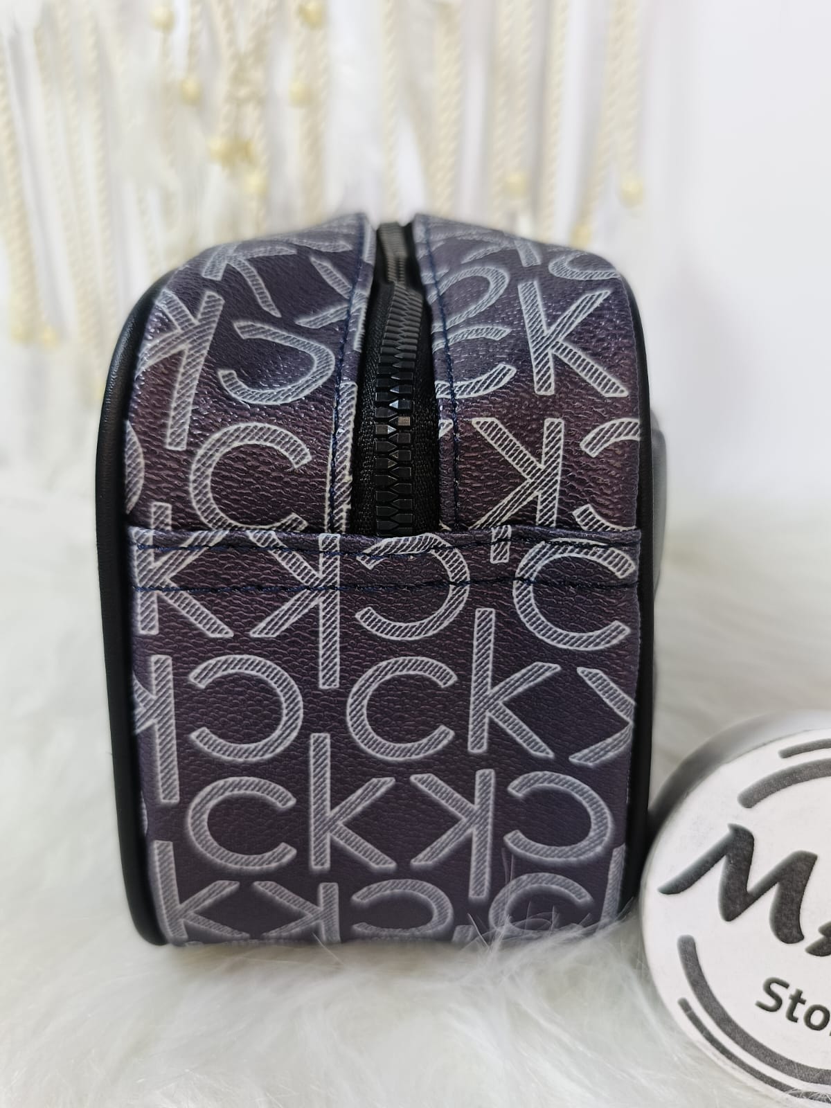 شنطة-كالفن-كلاين-ميرور-هاند-ب-2-سوستة-وجيب-امامي-ماو_ستور