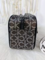 شنطة-كالفن-كلاين-ميرور-هاند-ب-2-سوستة-وجيب-امامي-ماو_ستور