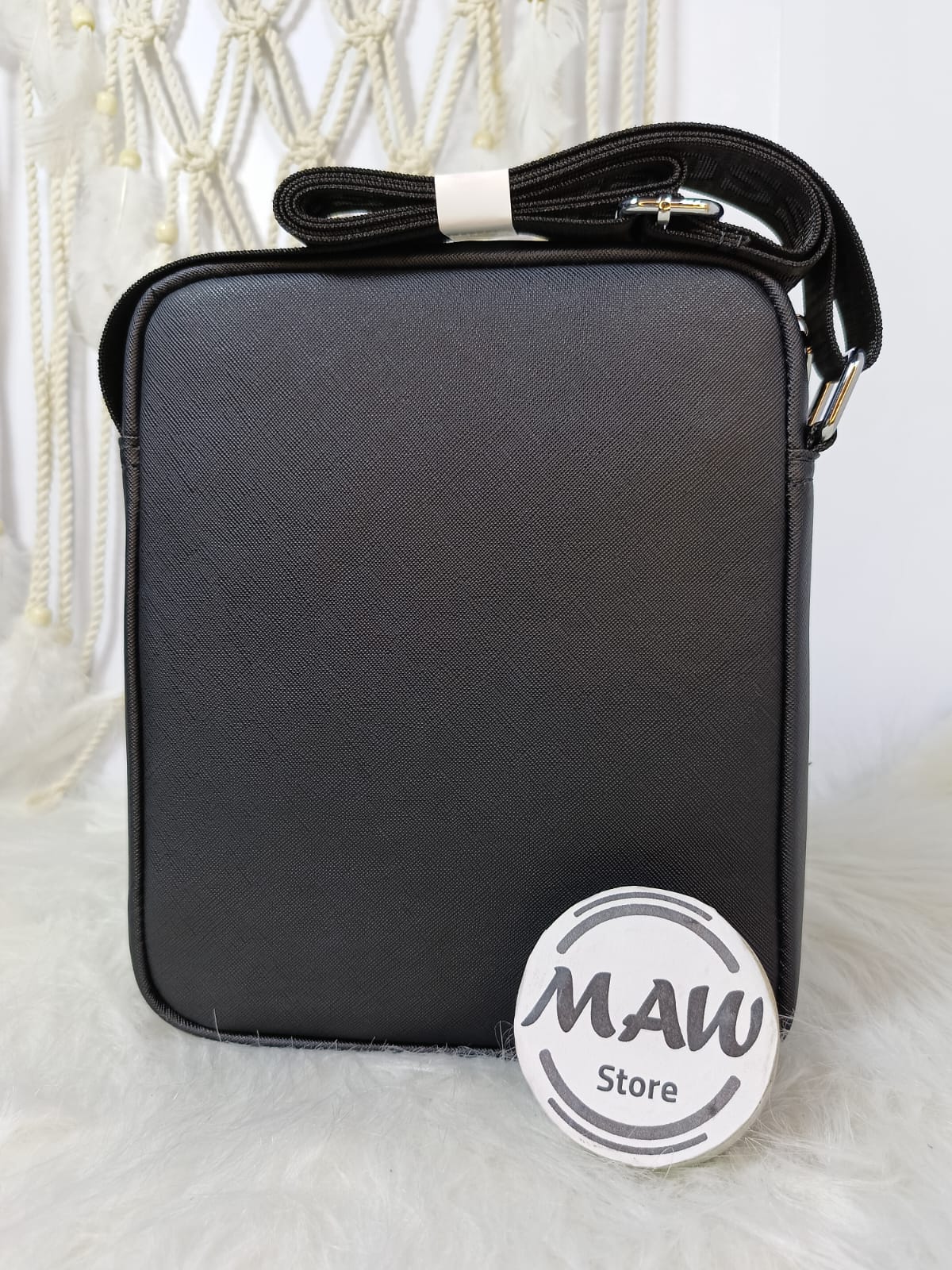 شنطة-كروس-جلد-ميرور-هوجو-بوس-بسوستة-وجيب-امامي-موديل-2-ماو_ستور