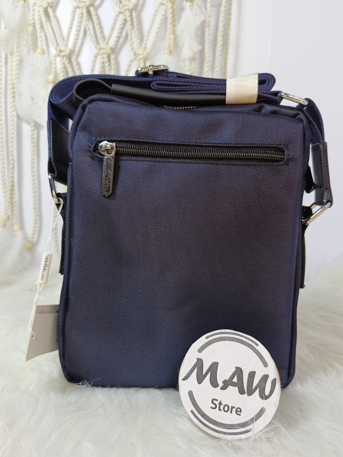 شنطة-كروس-كالفين-كلاين-ميرور-خامة-قماش-جينزي-ب-2-سوستة-وسوستة-خلفية-ماو_ستور