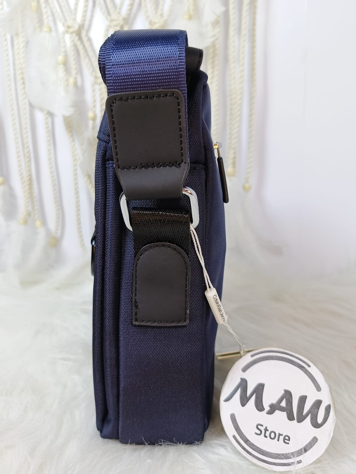 شنطة-كروس-كالفين-كلاين-ميرور-خامة-قماش-جينزي-ب-2-سوستة-وسوستة-خلفية-ماو_ستور