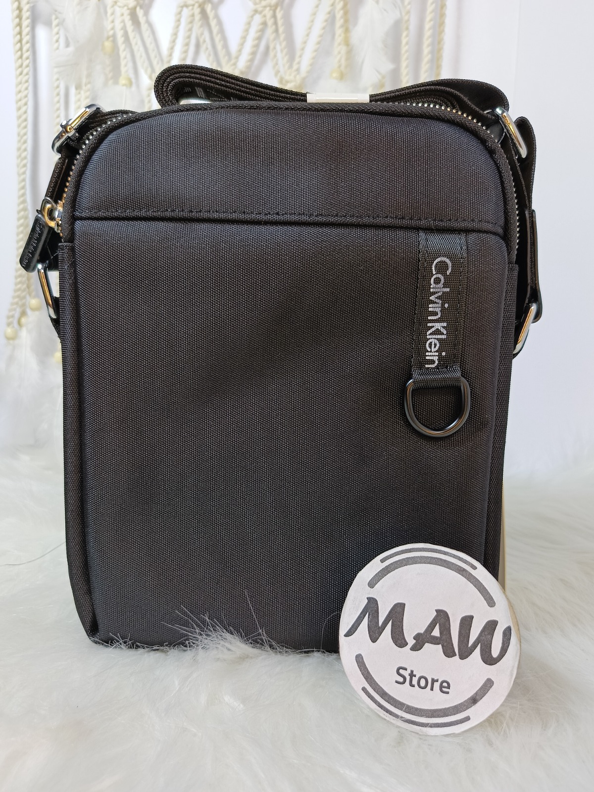 شنطة-كروس-كالفين-كلاين-ميرور-خامة-قماش-جينزي-ب-2-سوستة-وسوستة-خلفية-ماو_ستور