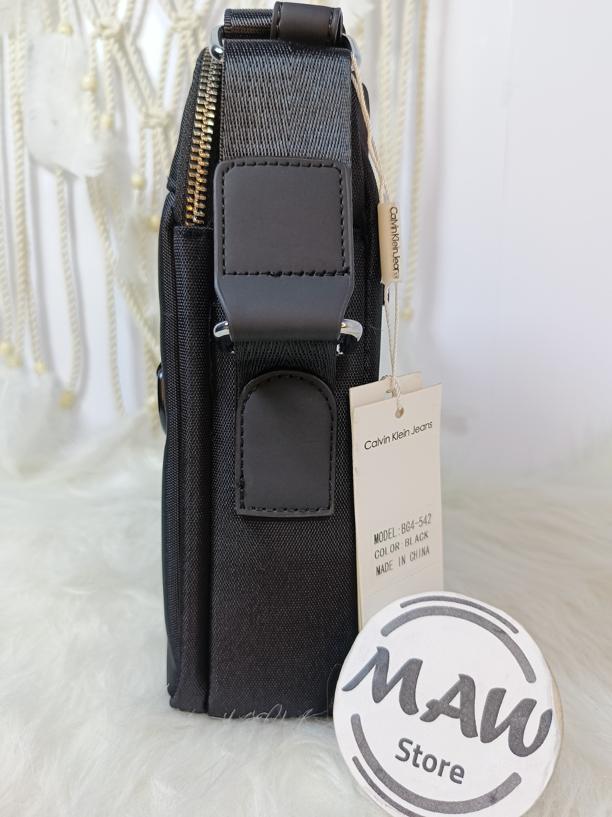 شنطة-كروس-كالفين-كلاين-ميرور-خامة-قماش-جينزي-ب-2-سوستة-وسوستة-خلفية-ماو_ستور