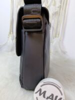 شنطة-كروس-كالفين-كلاين-ميرور-ضد-الماء-بسوستة-واحدة-وجيب-امامي-ماو_ستور