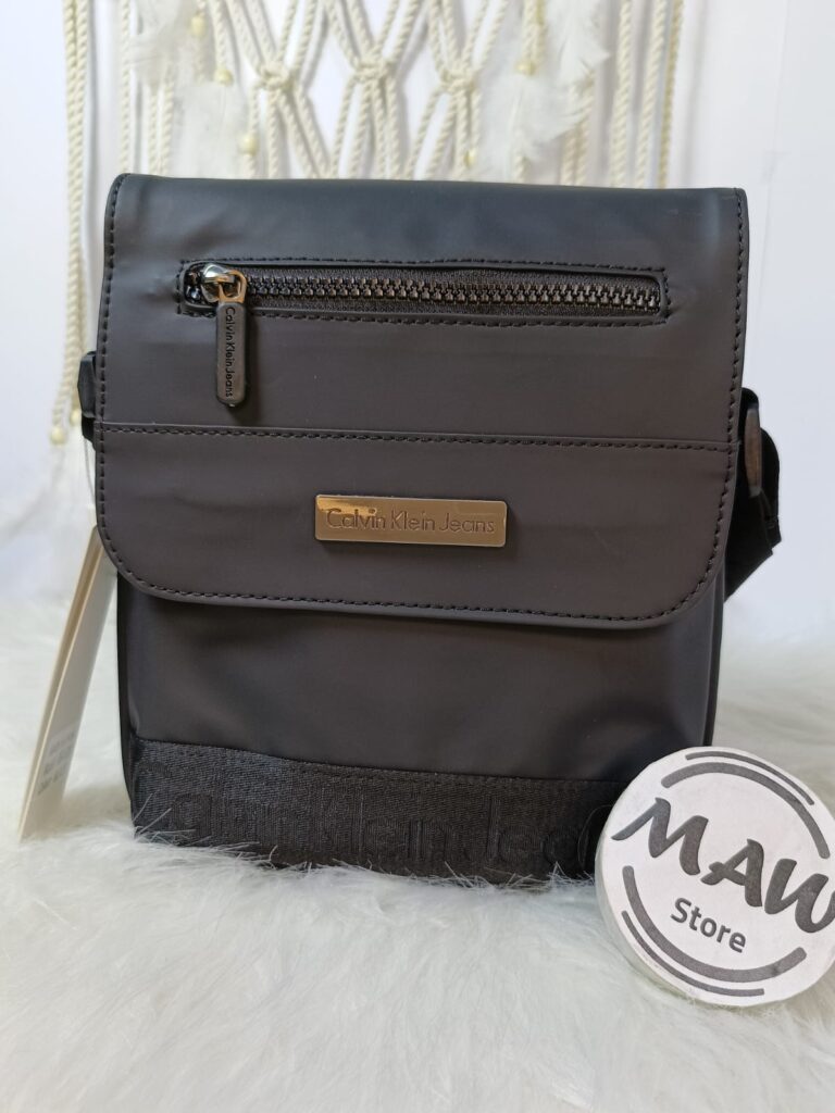 شنطة-كروس-كالفين-كلاين-ميرور-ضد-الماء-بسوستة-واحدة-وجيب-امامي-ماو_ستور