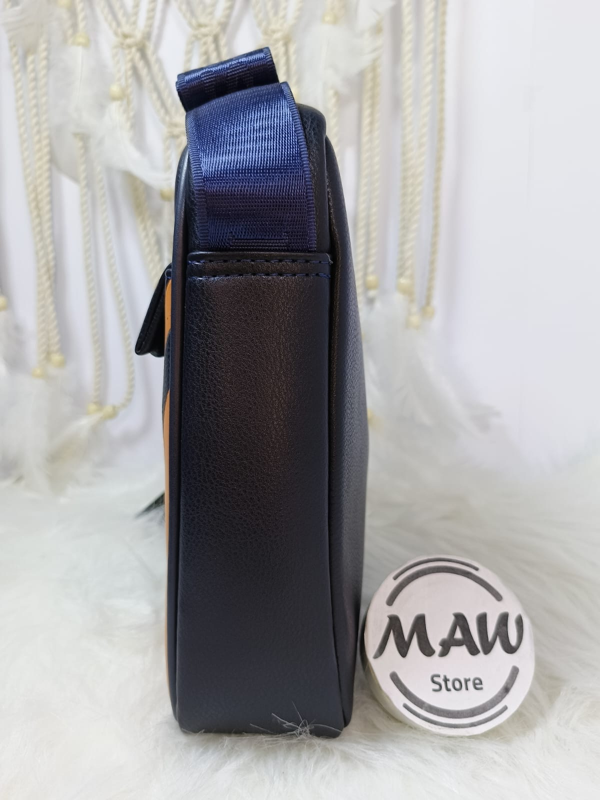 شنطة-كروس-ميرور-هوجو-بوس-بسوستة-وجيب-امامي-ماو_ستور