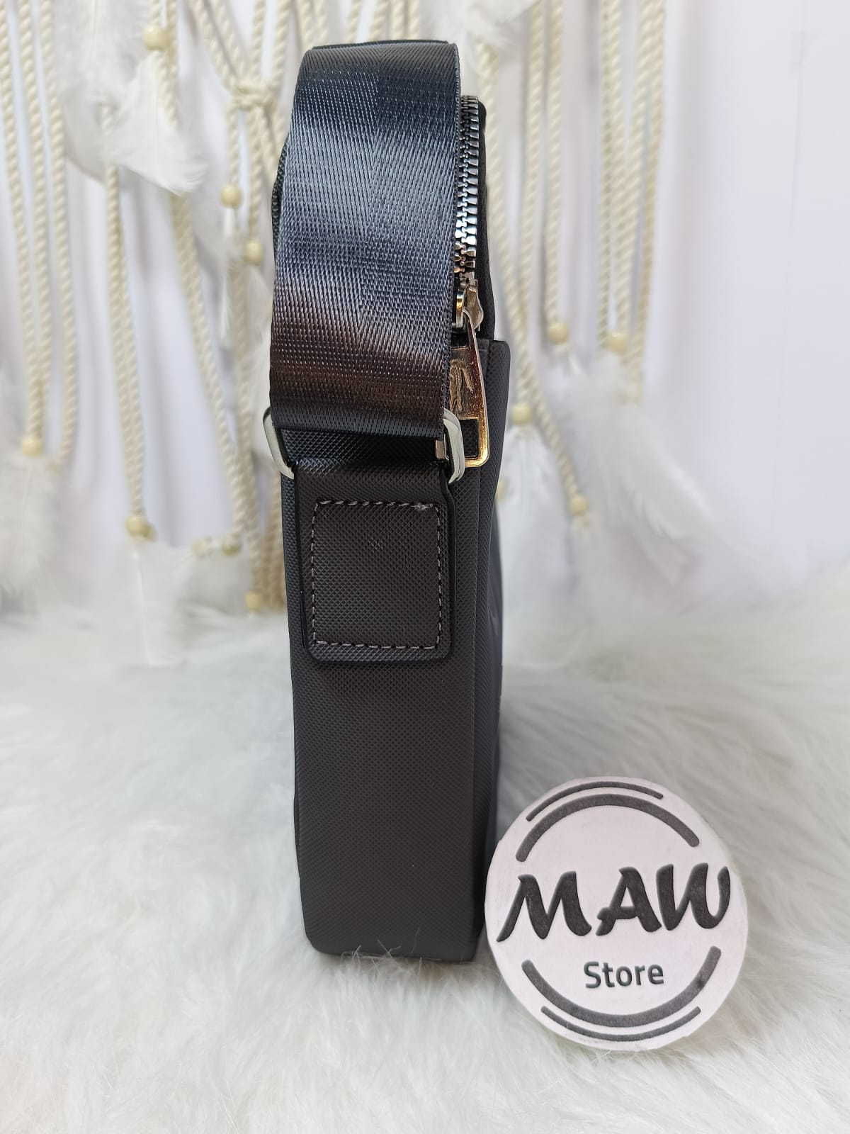 شنطة-لاكوست-كروس-جلد-سوستة-خلفية-وجيب-امامى-ماو_ستو