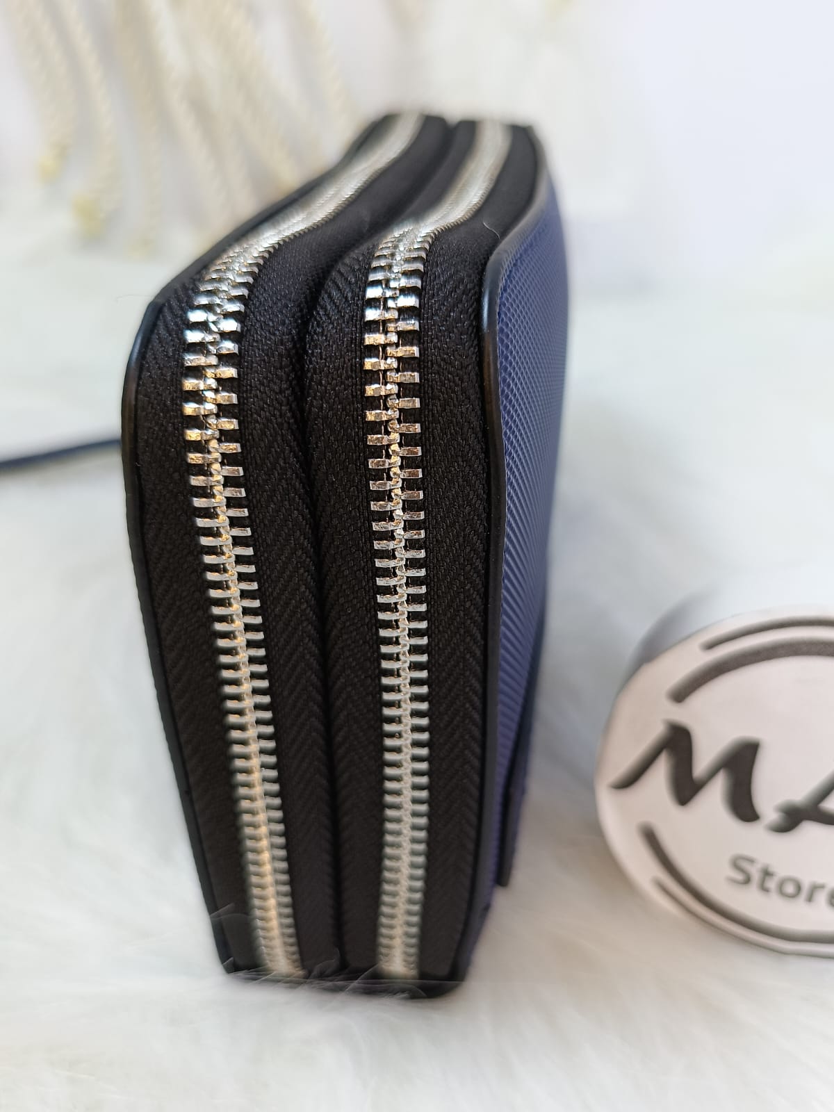 شنطة-لاكوست-ميرور-ب-2-سوستة-ضد-الماء-ماو_ستور