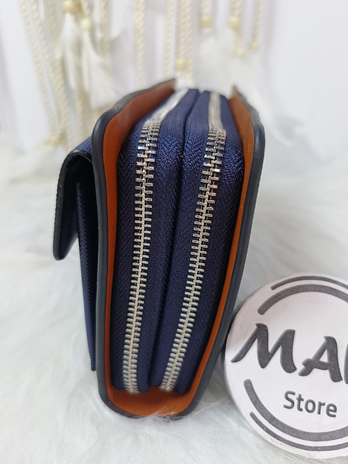 شنطة-لاكوست-ميرور-ب-2سوستة-ودراع-امامي-ماو_ستور