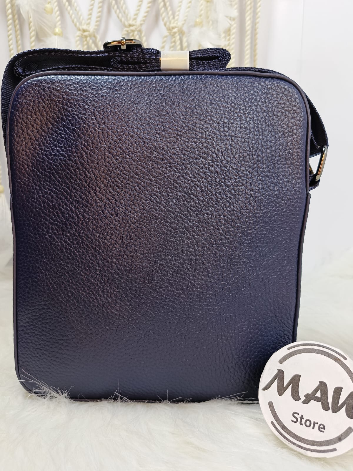 شنطة-لاكوست-ميرور-جلد-سوستة-واحدة-وجيب-امامي-ماو_ستور