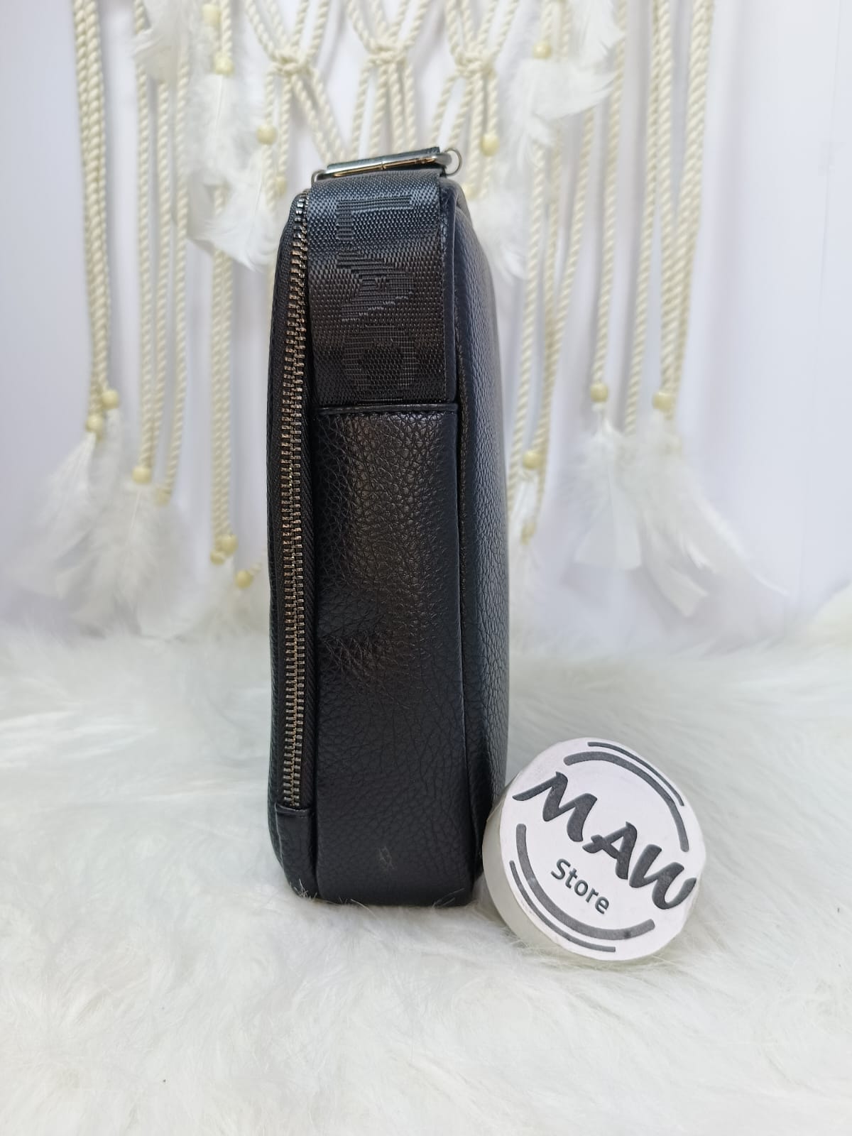 شنطة-لاكوست-ميرور-كروس-جلد-سوستة-امامية-كبيرة-ماو_ستور