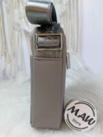 شنطة-لاكوست-ميرور-كروس-جلد-سوستة-خلفية-وجيب-امامى-مقاس-متوسط-ماو_ستور