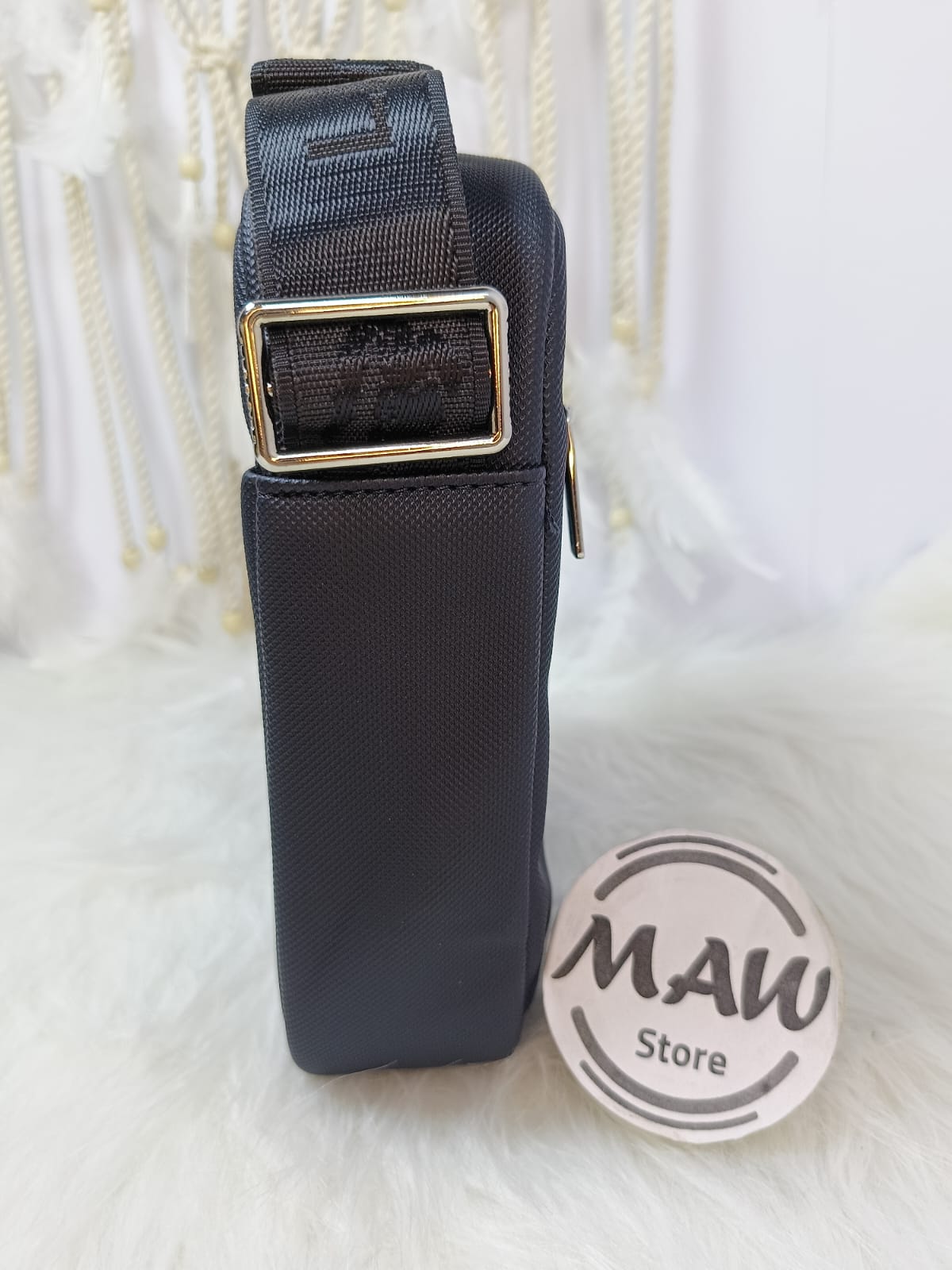 شنطة-لاكوست-ميرور-كروس-جلد-سوستة-خلفية-وجيب-امامى-مقاس-متوسط-موديل-2-ماو_ستور