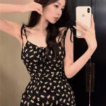 فستان--بيتى-خفيف-بحمالات-ومزين-برسمة-دب-صغير-ماو_ستور