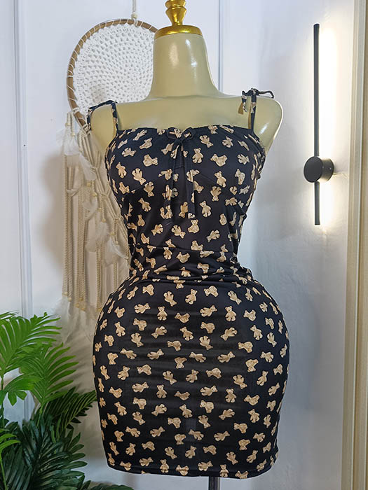 فستان-بيتى-خفيف-بحمالات-ومزين-برسمة-دب-صغير-ماو_ستور