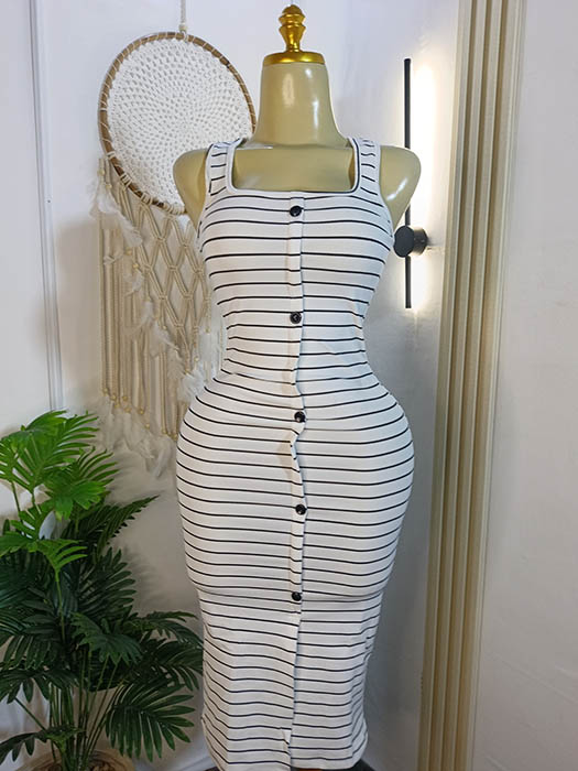 فستان-بيتى-طويل-مفتوح-الصدر-بزراير-ابيض-ماو_ستور