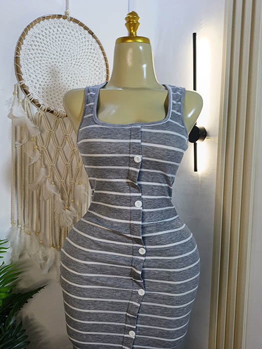 فستان-بيتى-طويل-مفتوح-الصدر-بزراير-رمادي-ماو_ستور